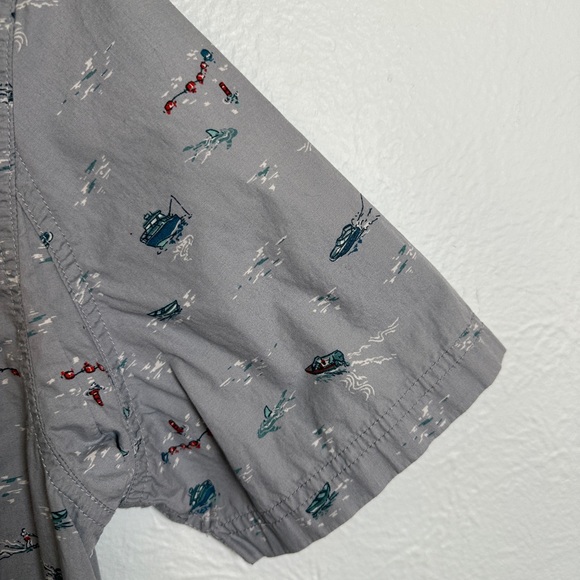 Duluth Trading Co Gray Blue Fishing Print Men's Shirt Size Small - Picture 5 of 15